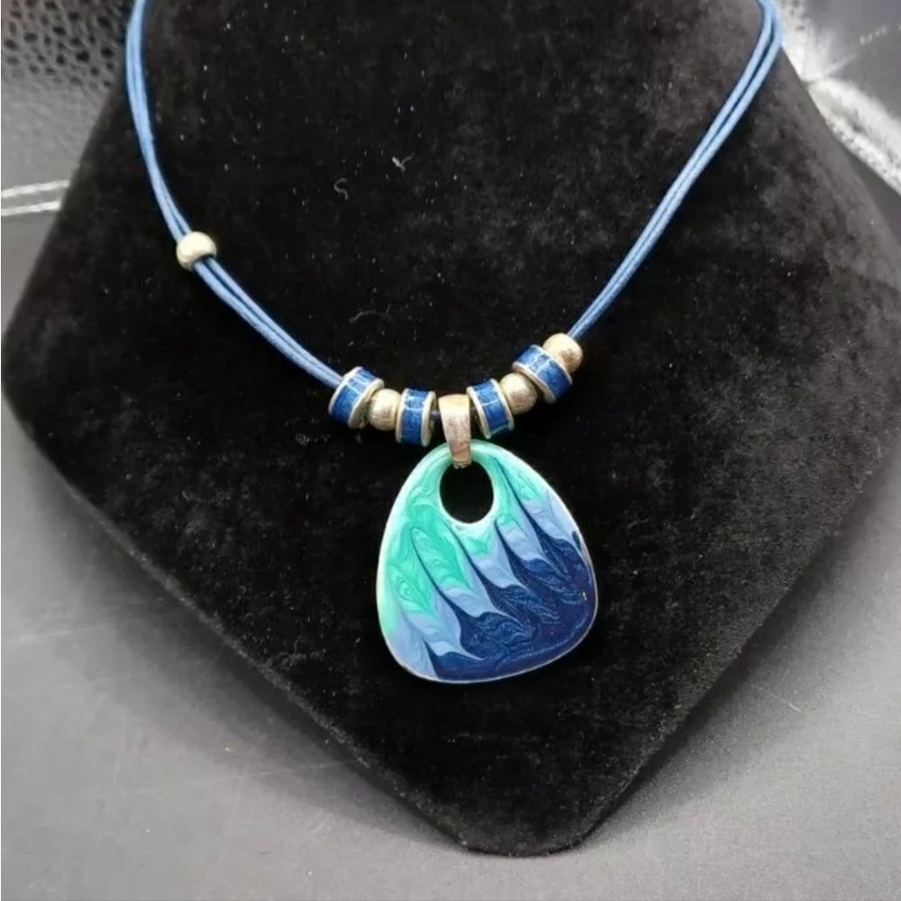 JTV Enamel Blue Bead Silvertone Strand Necklace NWOT
